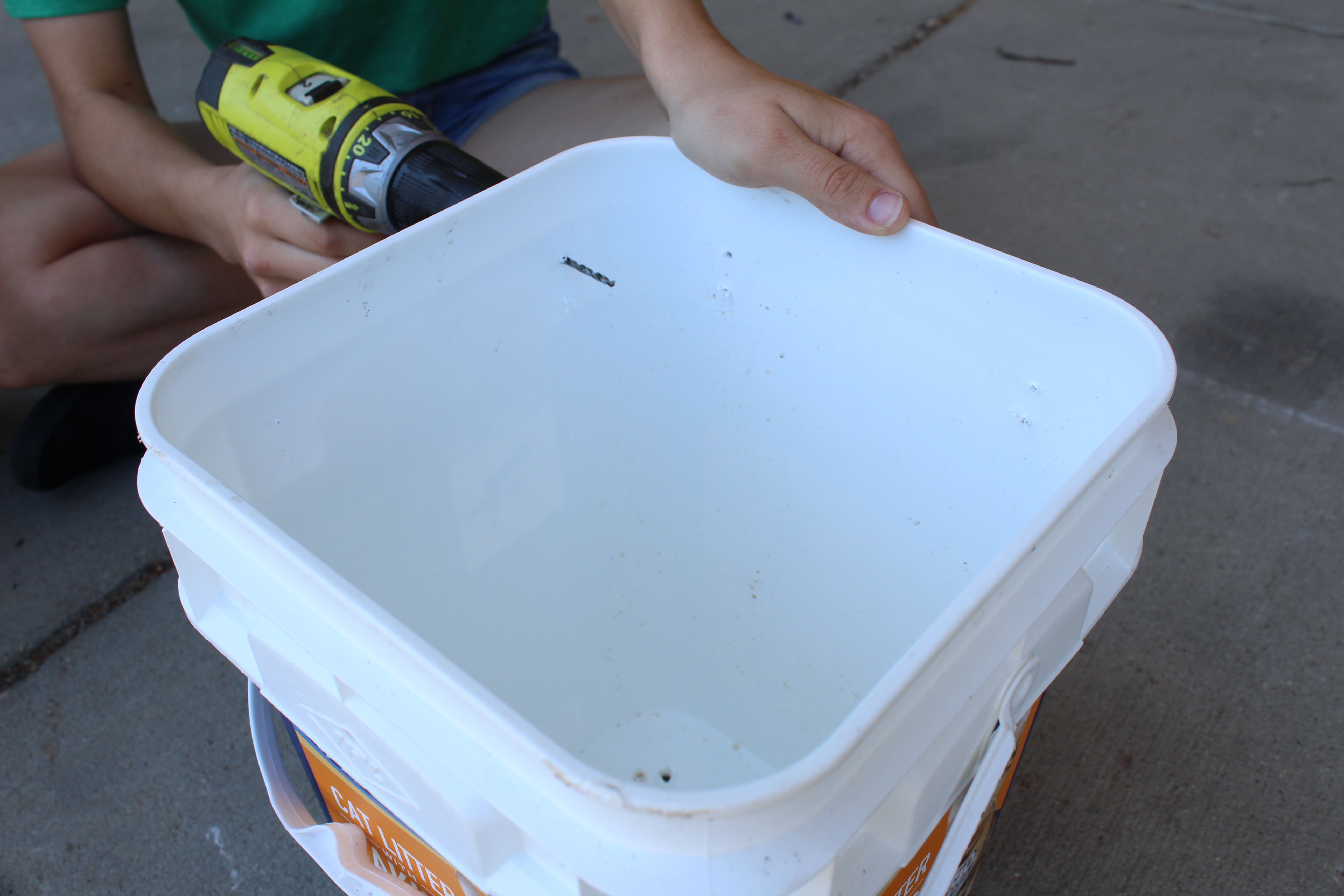 DIY: Worm Composting Bin - MSU Recycling Center